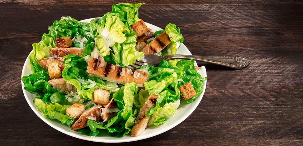 Caesar Salad mit Hähnchenbrust